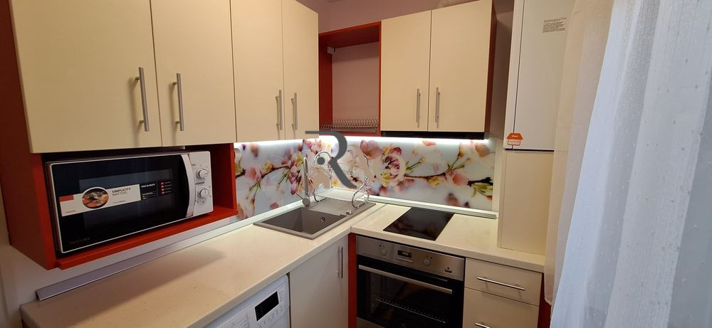 Garsoniera cocheta la prima inchiriere, zona UMF-Centru!