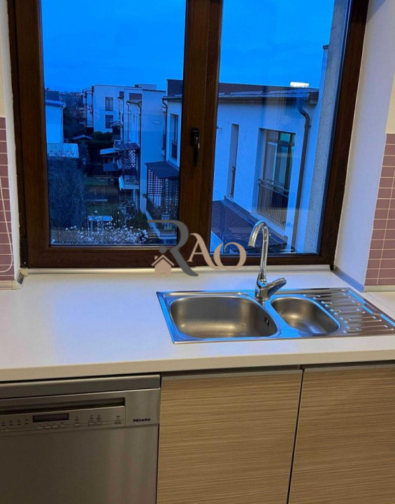 3 camere, 80mp, view superb, garaj, acces la gradina, zona Europa!