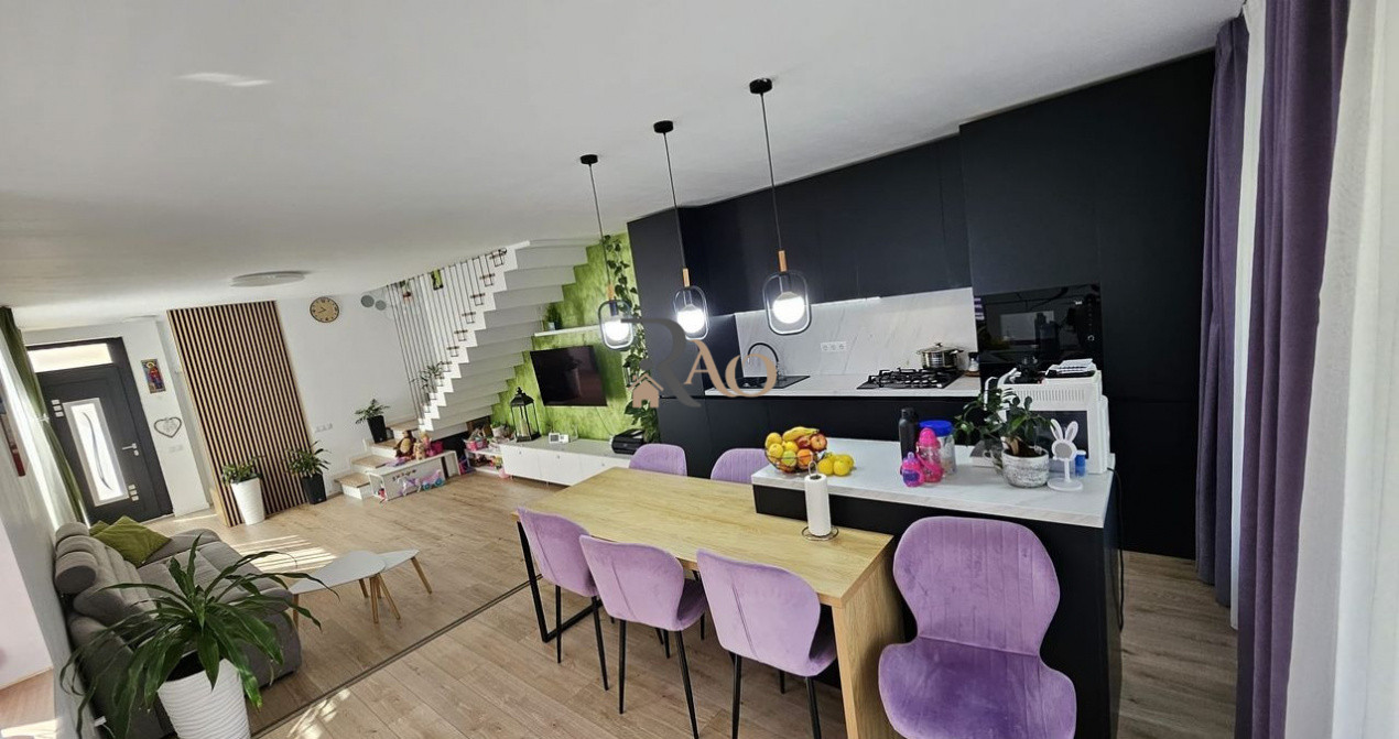 Duplex la cheie, 4 camere, cartier Voronet!