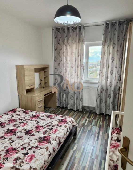 Apartament cu 4 camere, 80mp, parcare, zona strazii Aurel Vlaicu!