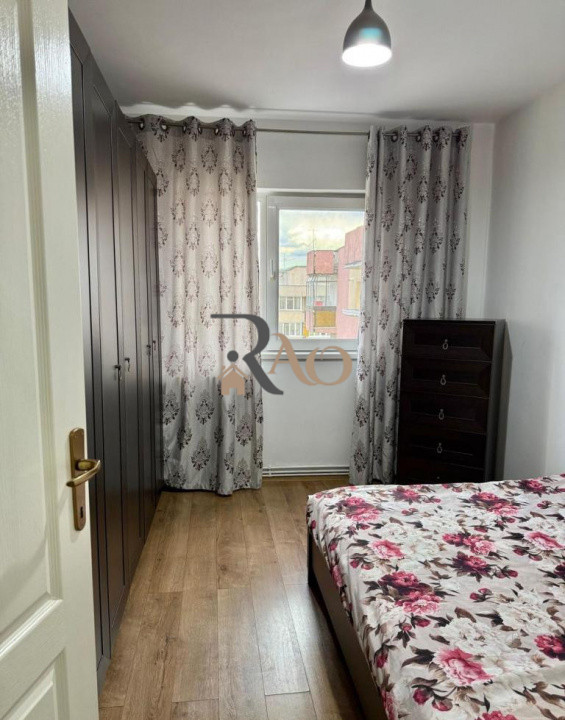 Apartament cu 4 camere, 80mp, parcare, zona strazii Aurel Vlaicu!