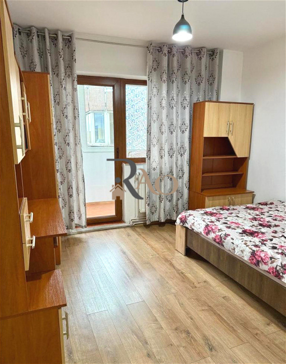 Apartament cu 4 camere, 80mp, parcare, zona strazii Aurel Vlaicu!