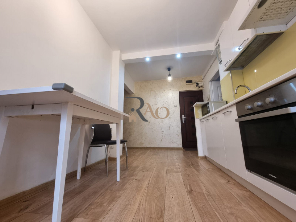 Apartament cu 3 camere, 68mp, decomandat, zona strazii Aurel Vlaicu!