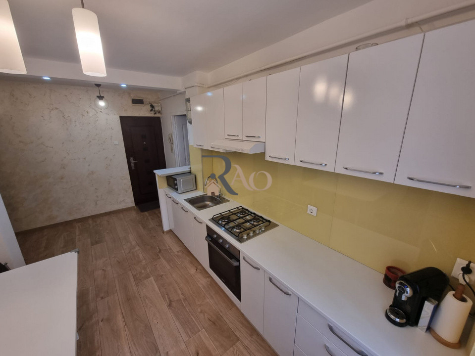 Apartament cu 3 camere, 68mp, decomandat, zona strazii Aurel Vlaicu!