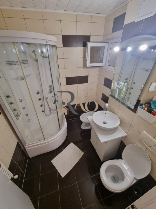 Apartament cu 3 camere, 68mp, decomandat, zona strazii Aurel Vlaicu!