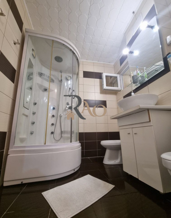 Apartament cu 3 camere, 68mp, decomandat, zona strazii Aurel Vlaicu!