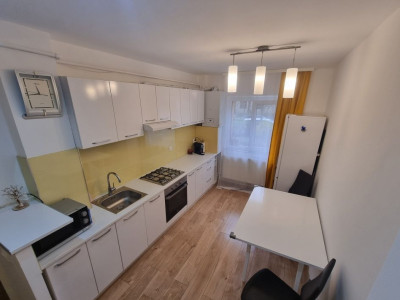 Apartament cu 3 camere, 68mp, decomandat, zona strazii Aurel Vlaicu!
