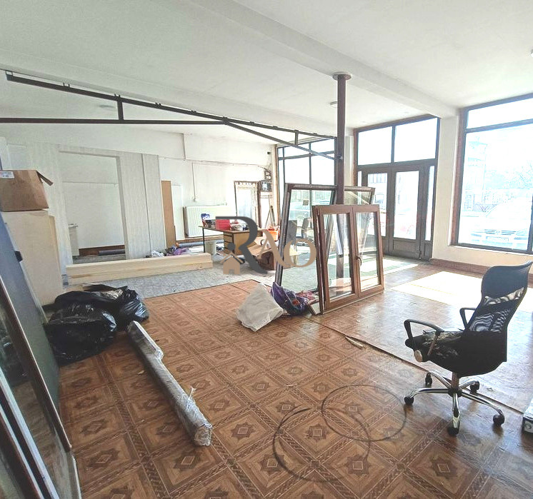 Spatiu comercial cu vitrina la strada, 70mp, parcare, zona Dambul Rotund!