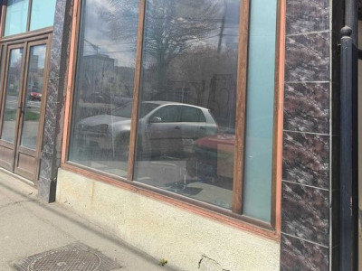 Spatiu comercial cu vitrina la strada, 70mp, parcare, zona Dambul Rotund!