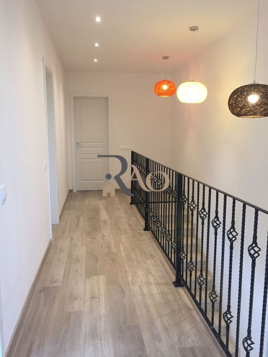 Duplex la cheie de inchiriat, 4 camere, 135mp, teren de 200mp, zona Borhanci!