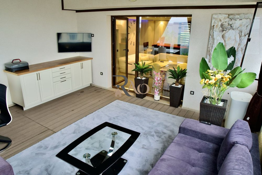 PENTHOUSE DE EXCEPȚIE – 80 MP UTILI | TERASĂ 30 MP | 2 PARCĂRI SUBTERANE
