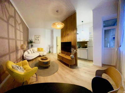 Apartament cochet 2 camere, la cheie, zona Facultatii de Litere!