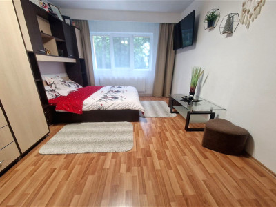 Apartament cu 2 camere, 53mp, balcon inchis, 2 boxe la subsol, zona Intre Lacuri