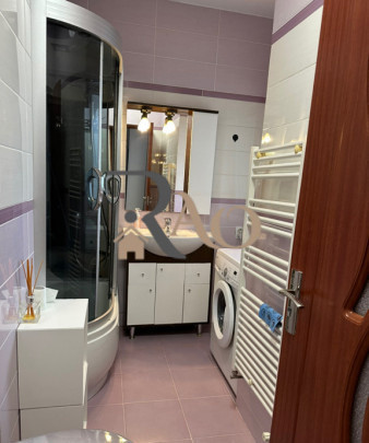 Apartament cu 3 camere, 79mp, balcon, 2 locuri parcare!