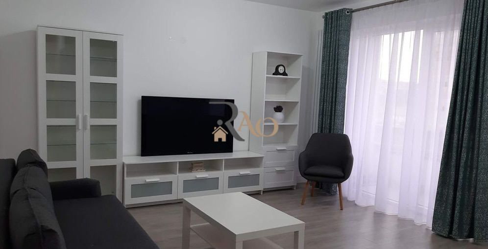 Apartament la curte privata, 2 camere, garaj, zona Piata 1 Mai!