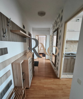 Apartament modern, 2 camere, A.C, parcare, zona Iulius Mall!