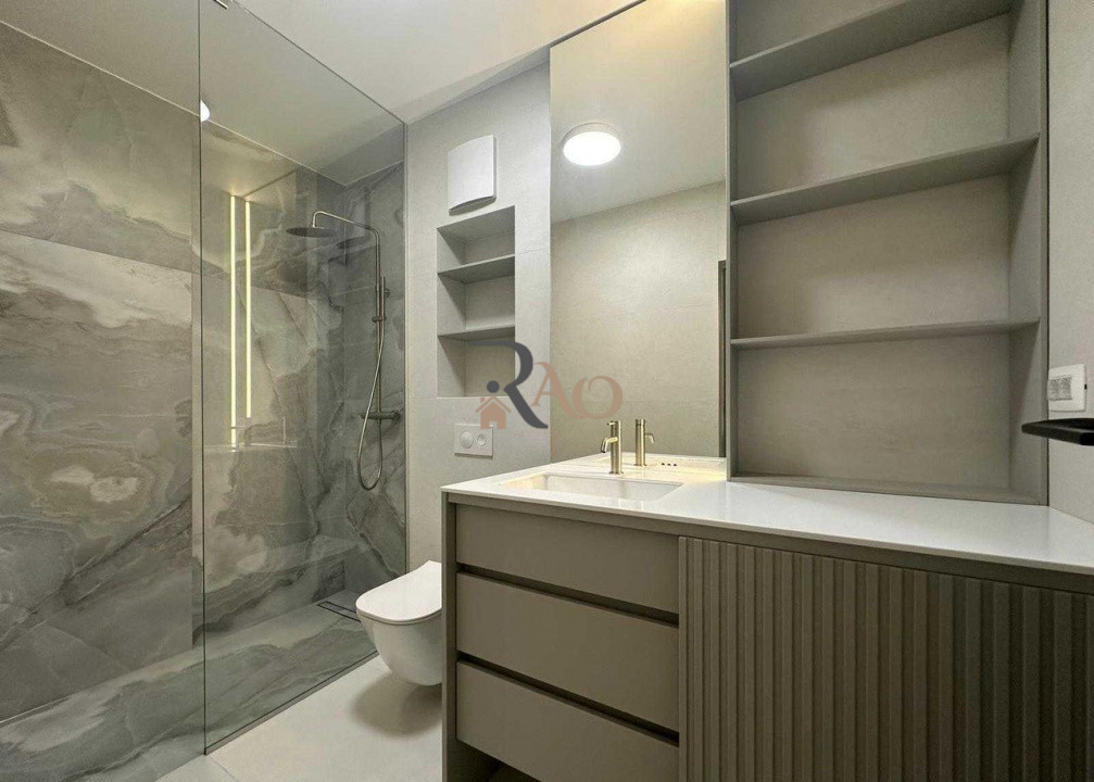 Apartament LUX, 2 camere, balcon, A.C, zona FSEGA!