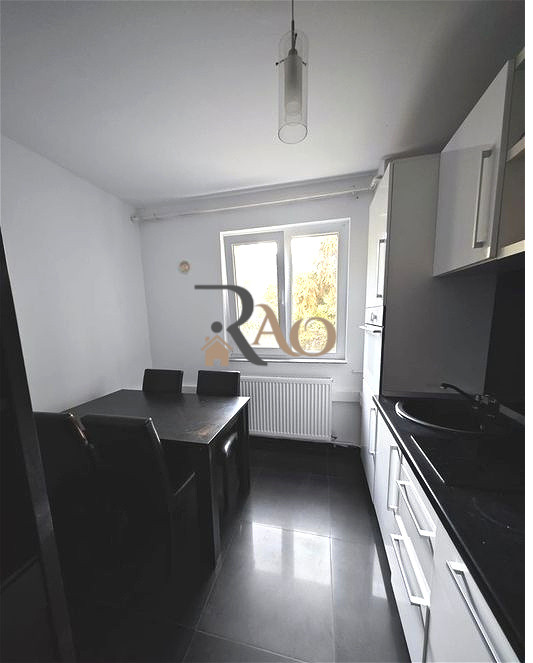 Ap cochet, 2 camere, balcon, zona Stefan Mora-Grigorescu!
