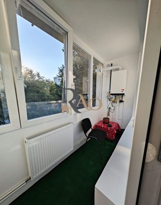 Ap cochet, 2 camere, balcon, zona Stefan Mora-Grigorescu!