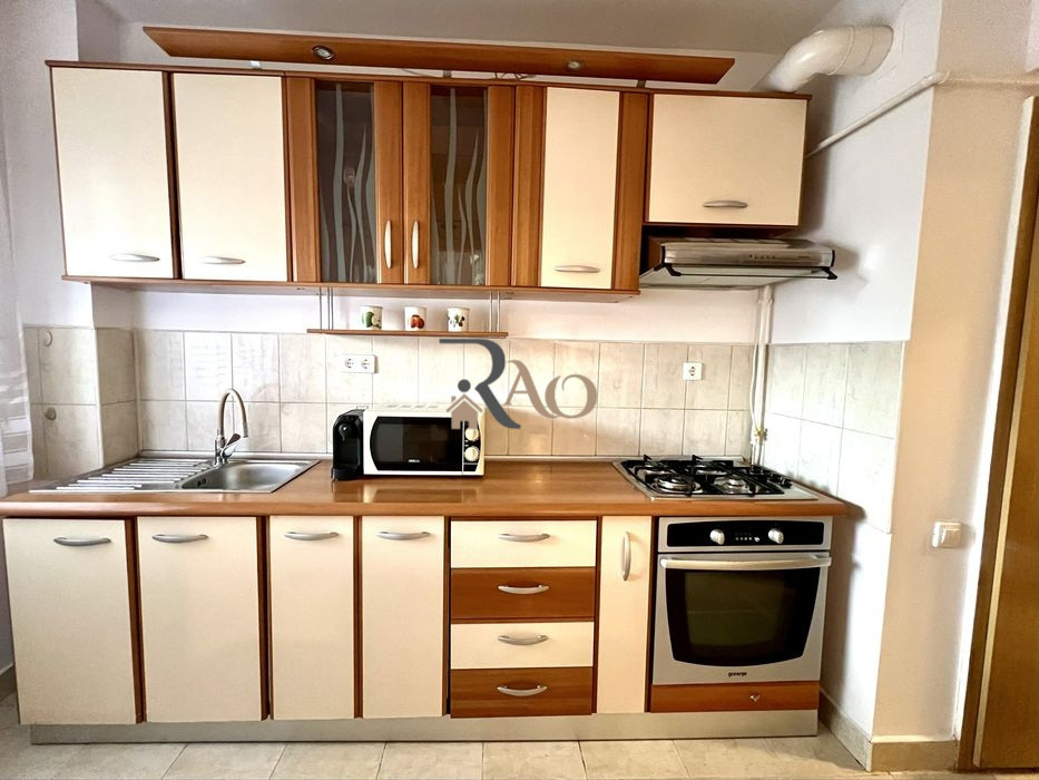 Apartament cu 2 camere, 58mp, balcon, zona Nasaud-Centru!