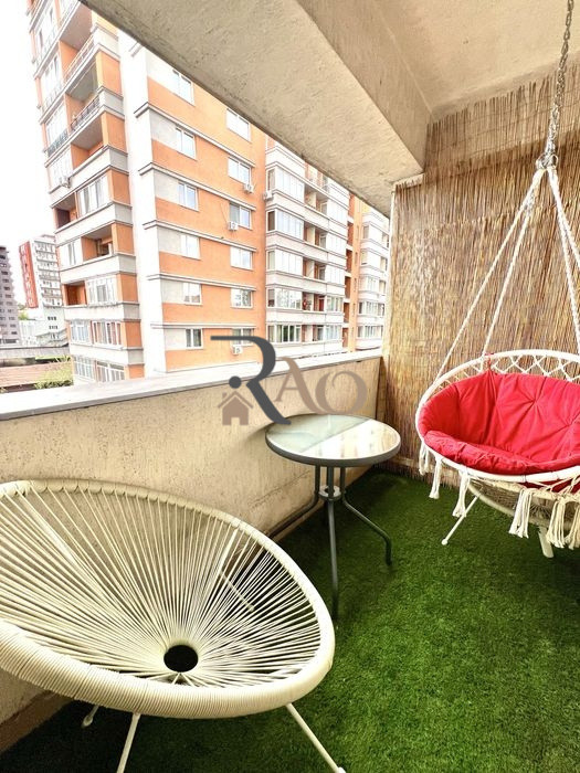 Apartament cu 2 camere, 58mp, balcon, zona Nasaud-Centru!