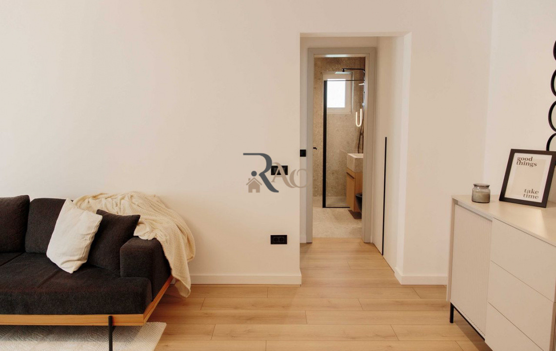 Apartament superfinisat, la cheie, 2 camere, zona Piata Flora-Manastur!