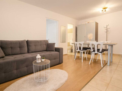 Apartament cochet, 2 camere, 54mp, zona Intre Lacuri!