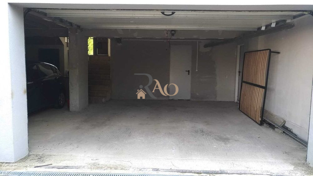 Apartament spatios, 2 camere, 64mp, garaj, zona Calea Turzii!