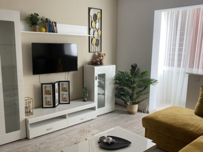 Apartament 3 camere, 64 mp, complet mobilat,zona Sub Arini–Aleea Frații Buzești!