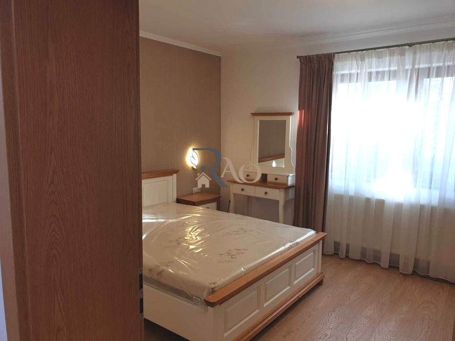 Apartament la casă, 3 camere 🏡 | Curte proprie 105 mp 🌿 | Garaj| Sub Arini!