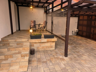 Apartament la casă, 3 camere 🏡 | Curte proprie 105 mp 🌿 | Garaj| Sub Arini!