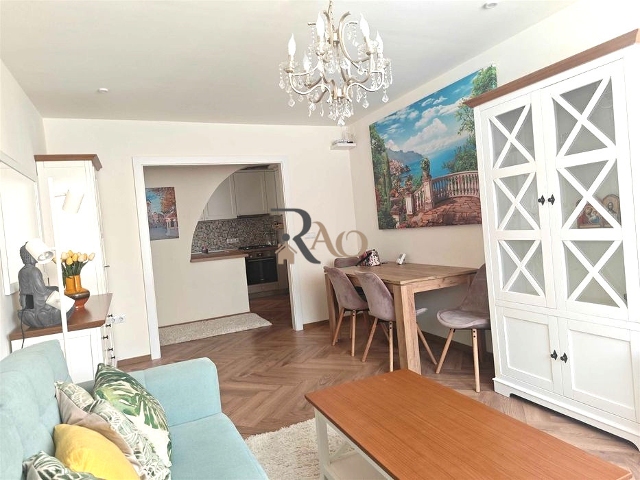 Apartament în vilă, 2 camere decomandate, de închiriat – Ștrand- Parc Sub Arini!