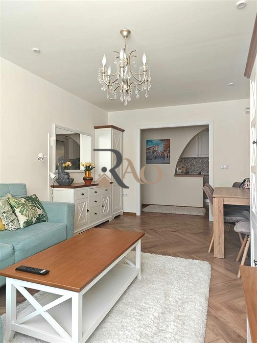 Apartament în vilă, 2 camere decomandate, de închiriat – Ștrand- Parc Sub Arini!