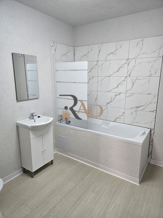 Apartament cu 3 camere de închiriat, 70 mp, parcare, cartier Ștrand!