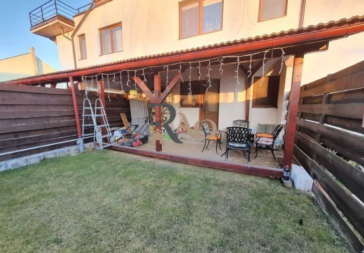 Apartament la vilă cu 3 camere, curte de 147 mp și 2 parcari, zona Arhitectilor!