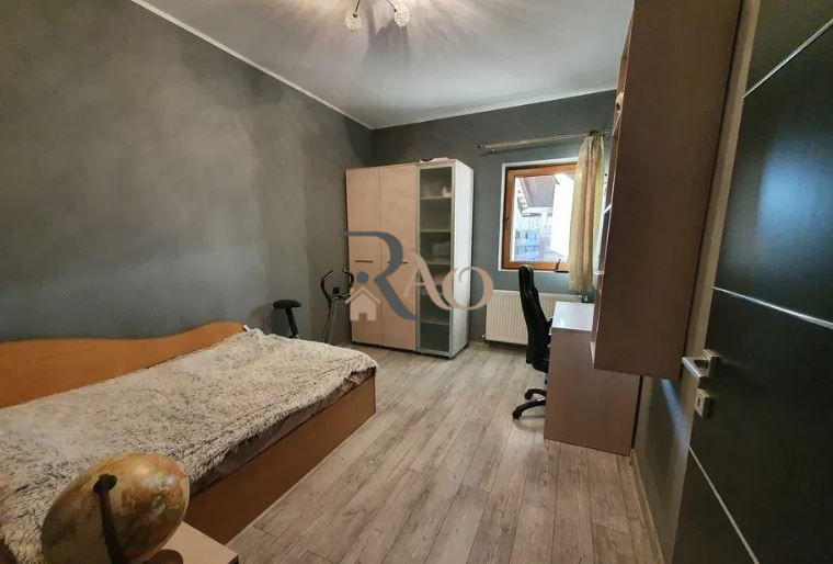 Apartament la vilă cu 3 camere, curte de 147 mp și 2 parcari, zona Arhitectilor!