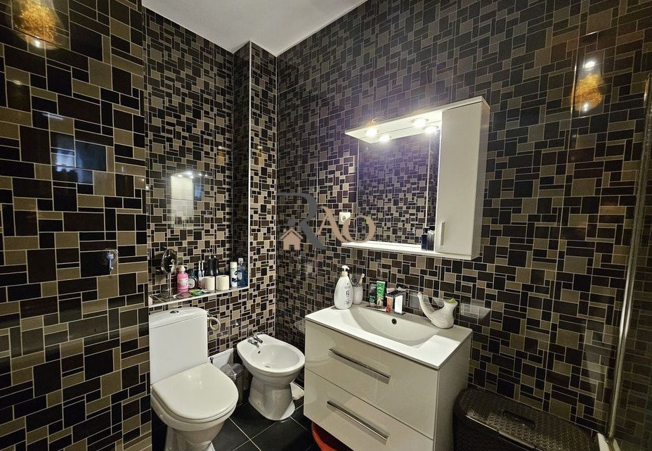 Apartament la vilă cu 3 camere, curte de 147 mp și 2 parcari, zona Arhitectilor!