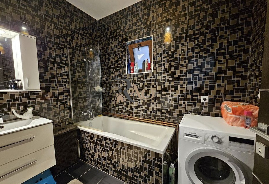 Apartament la vilă cu 3 camere, curte de 147 mp și 2 parcari, zona Arhitectilor!