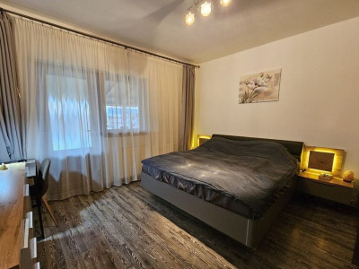 Apartament la vilă cu 3 camere, curte de 147 mp și 2 parcari, zona Arhitectilor!