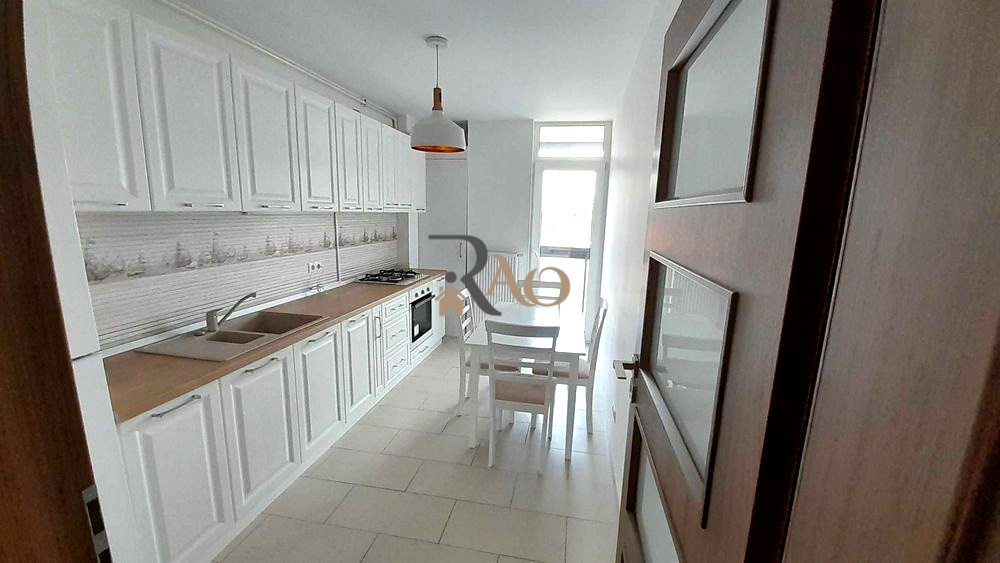 Apartament 3 camere decomandat |70 mp + balcon 10 mp | Parcare| Complex Cibinium
