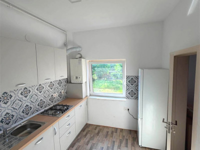 De inchiriat apartament modern cu 2 camere, 50 mp, parcare, zona Balanta-Lazaret